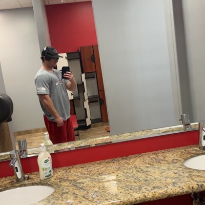 GroceLloyd's tweet photo. #NewProfilePic https://t.co/KjtdQiOfaT