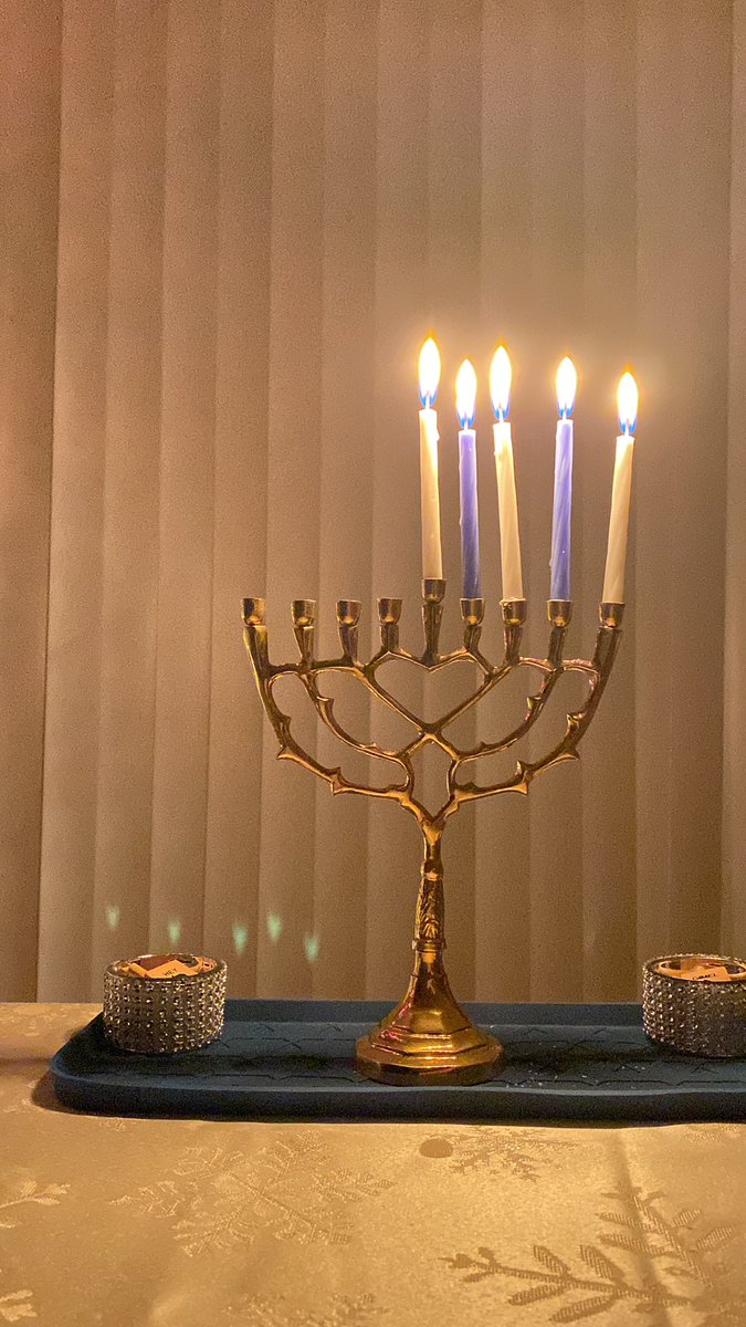 MariaShayna's tweet image. Some yummy #Hanukkah treats! #Hanukkah2021 #HanukkahSameach  #HappyHanukkah 💙