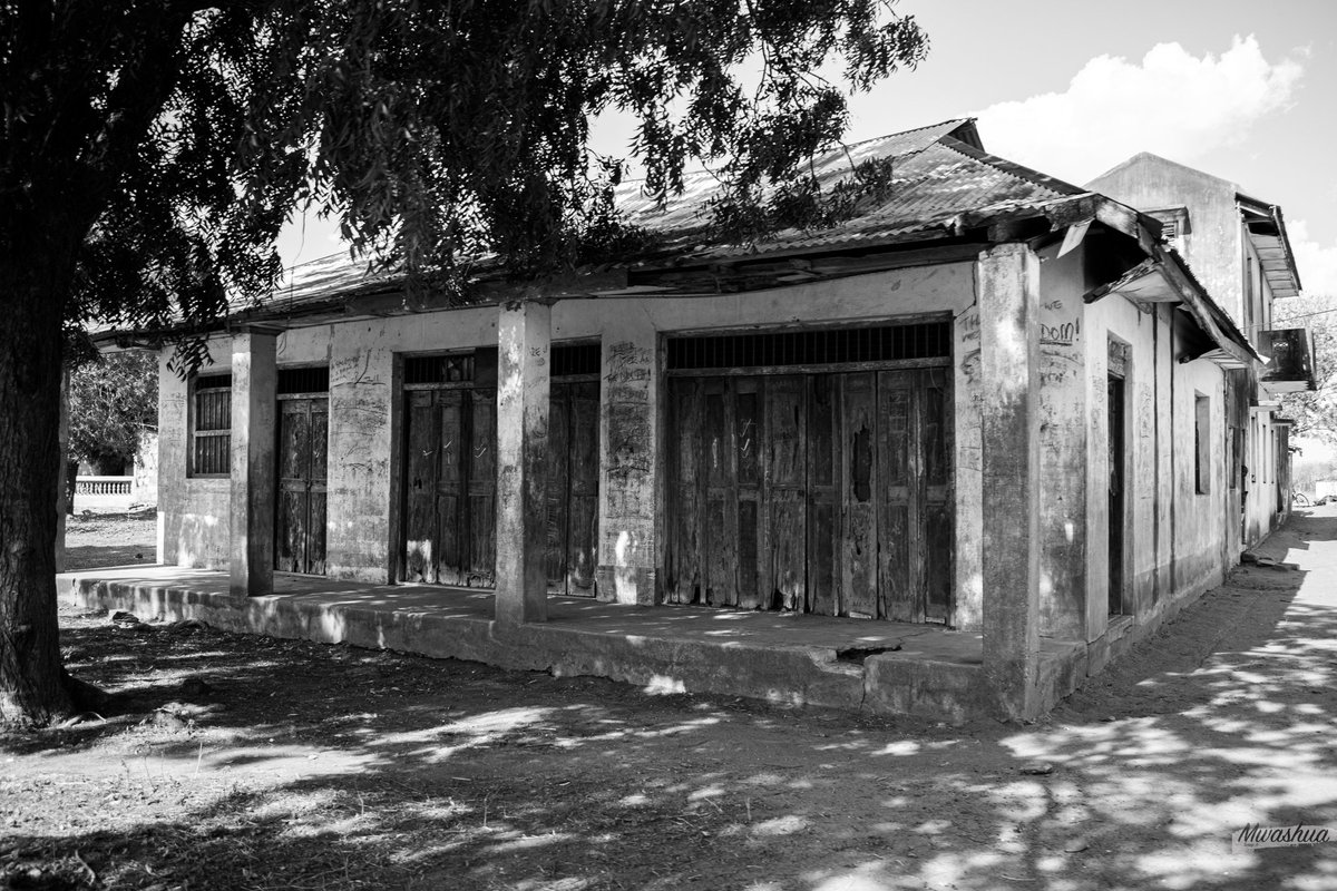 'Old places have soul'
Snap it 📷
#photography #nikon #filmphotography #art #creators #film #kenya #africa #travel #photographer #tembeakenya #magicalkenya #coastalkenya #landscapephotography #kwalecounty #MsalitiMtKenya #RutoAtatumaliza Diana Marua #Chelsea