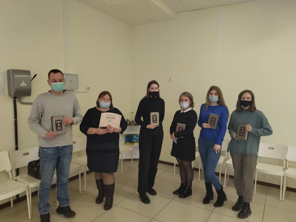Laibrary2018's tweet photo. Интеллектуальные и творческие игры, как формы организации  досуга, широко вошли в практику работы Центральной межпоселенческой библиотеки. 27.11.2021 г. прошёл интеллектуальный молодёжный турнир "Своя игра". Победила сборная команда работающей молодёжи с.Приволжья. https://t.co/wi1GWJdJeL