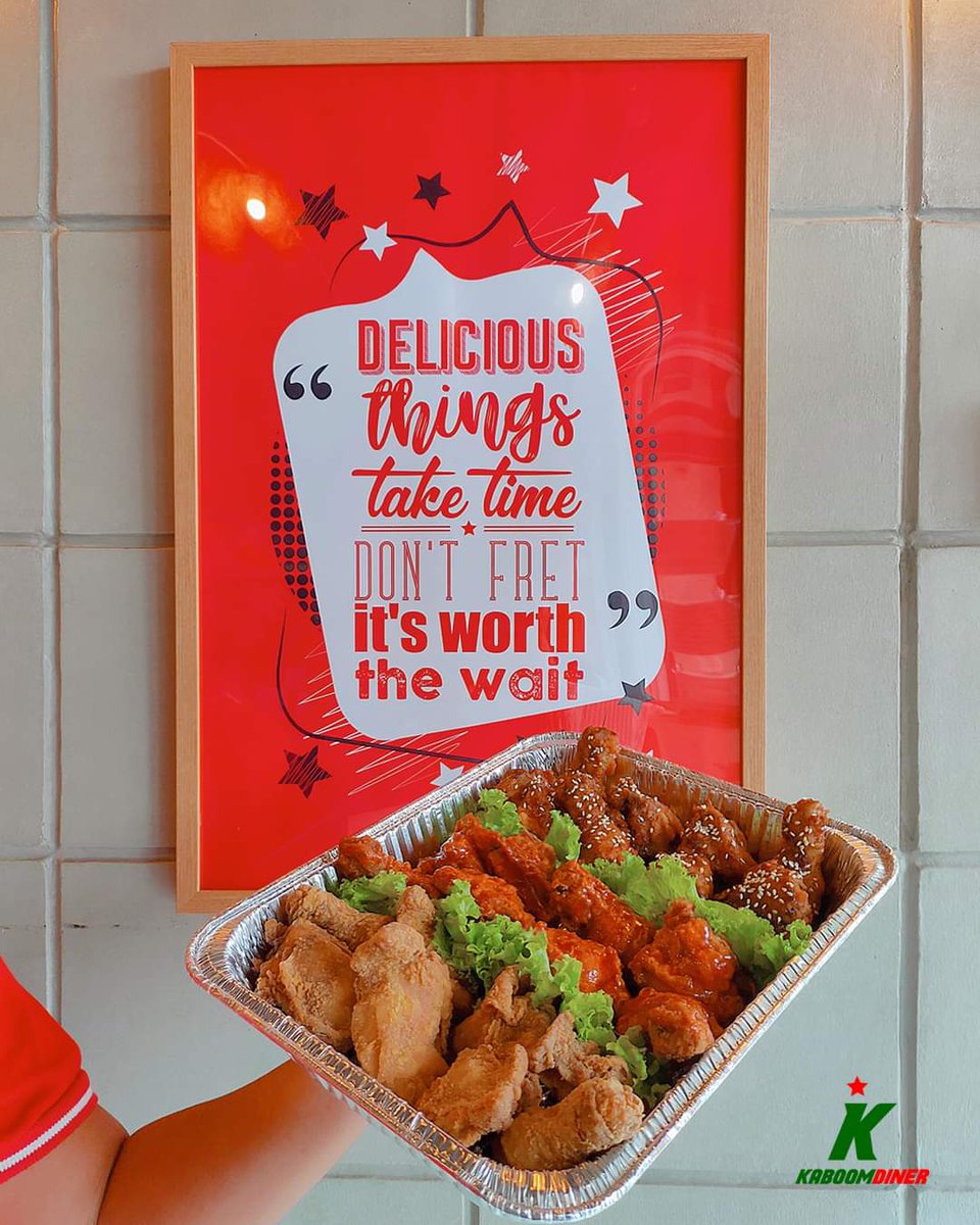 KaboomDiner's tweet photo. Get ready to celebrate the holidays, squad! 🎄🎉

We're bringing back #KaboomDiner Holitrays! Stay tuned! 💚❤ https://t.co/p0aMEIxYCJ