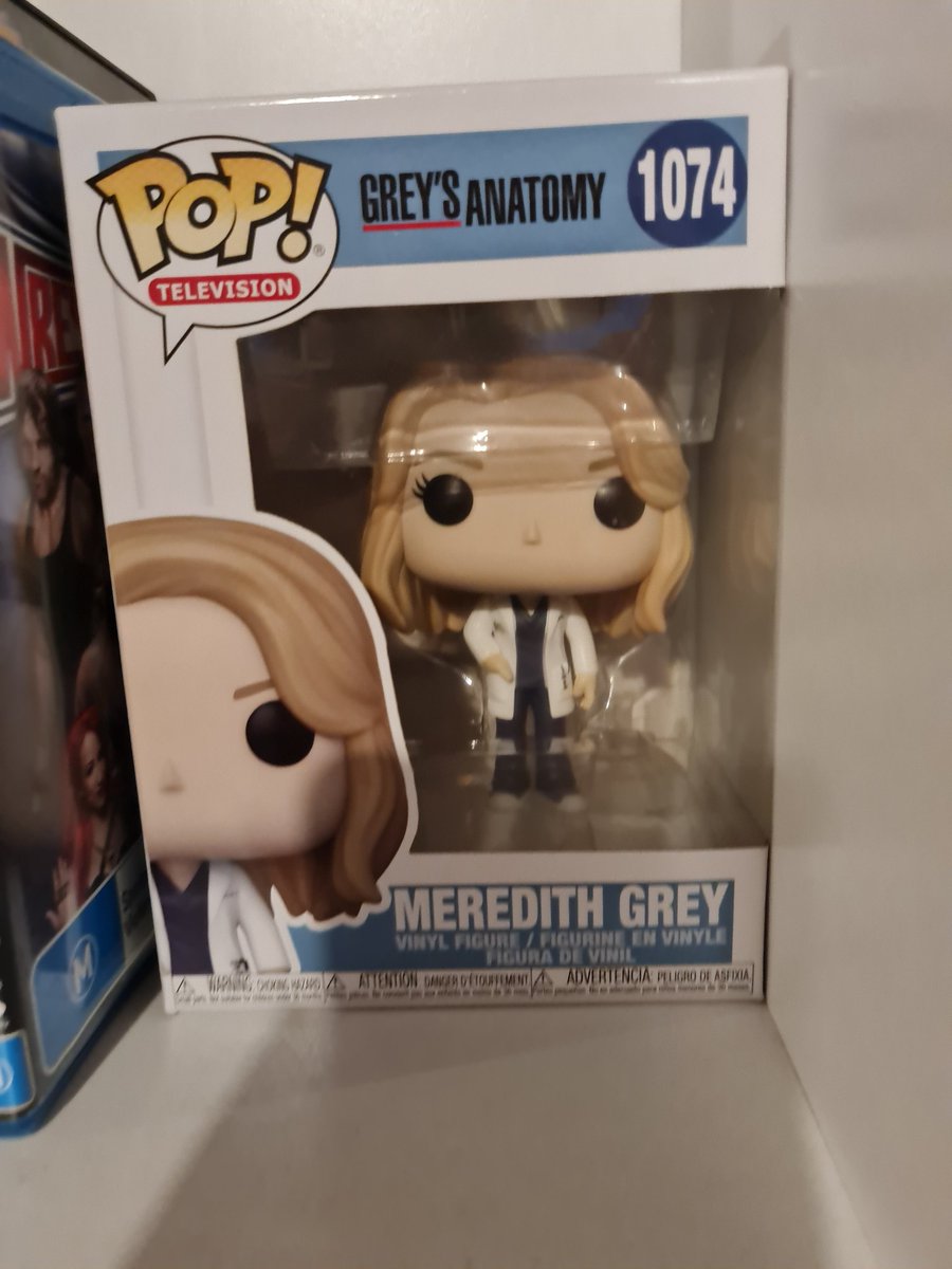 honeybunch1012's tweet photo. When you get asked greys anatomy questions in class, never been able to answer questions so quick and teacher loved my @EllenPompeo pop figure 🙂#nursingclass #studentlife #meredithgrey #GreysAnatomy https://t.co/BodKJWJj9C