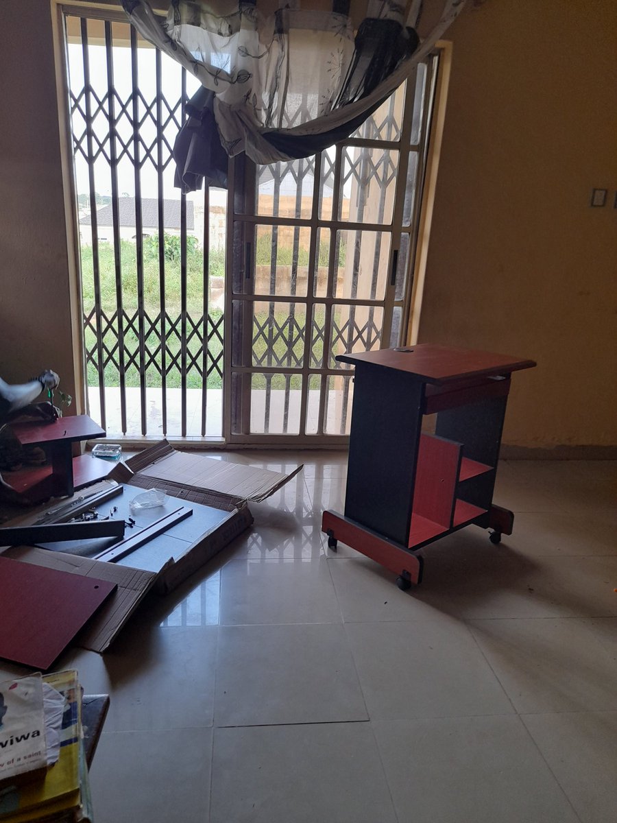 aeolofintuade's tweet image. How it started vs how it&apos;s going. #techgo