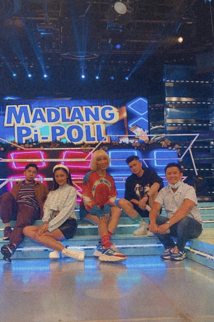 juarezajanna01's tweet photo. Ang saya nang chikahan 
@vicegandako @VhongX44 @teddspotting @prinsesachinita @ogiealcasid  ❤❤❤❤❤ https://t.co/x8uzzVV2ZH