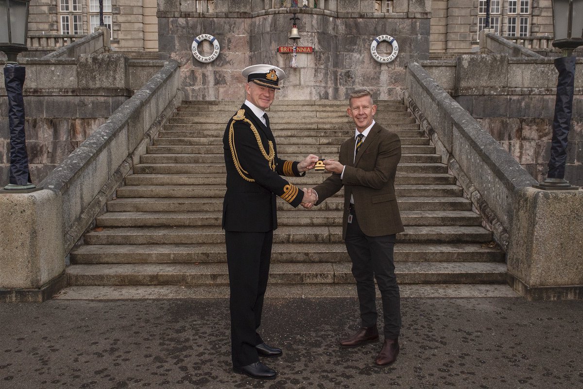 DartmouthBRNC's tweet photo. The latest cohort of Warrant Officers joined us on Monday, as part of the Warrant Officers Commissioning Programme. Here is @CaptainRReadwin presenting rank slides to a selection of them. Good luck to all before passing out in 3 weeks! #ThursdayMotivation https://t.co/BHE1pDBO5g