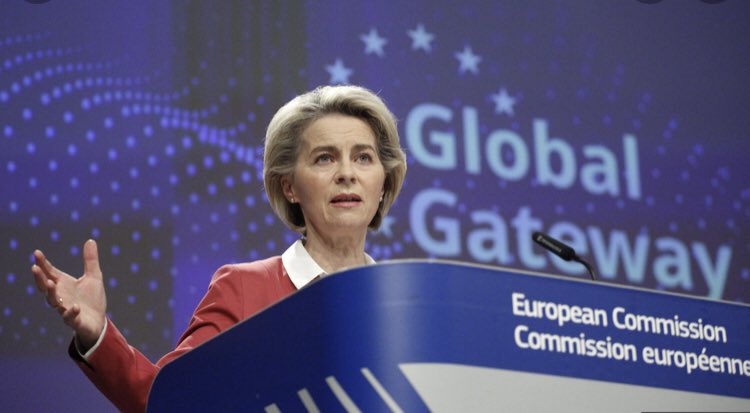 claararuiizC's tweet photo. Ursula von der Leyen has presented the Global Gateway with the aim of mobilizing up to 300,000 million euros in European funds, public and private, to be done the same way till 2027. #EU #GlobalGateway #HistoRRIIurjc21 https://t.co/mQM226AzPi