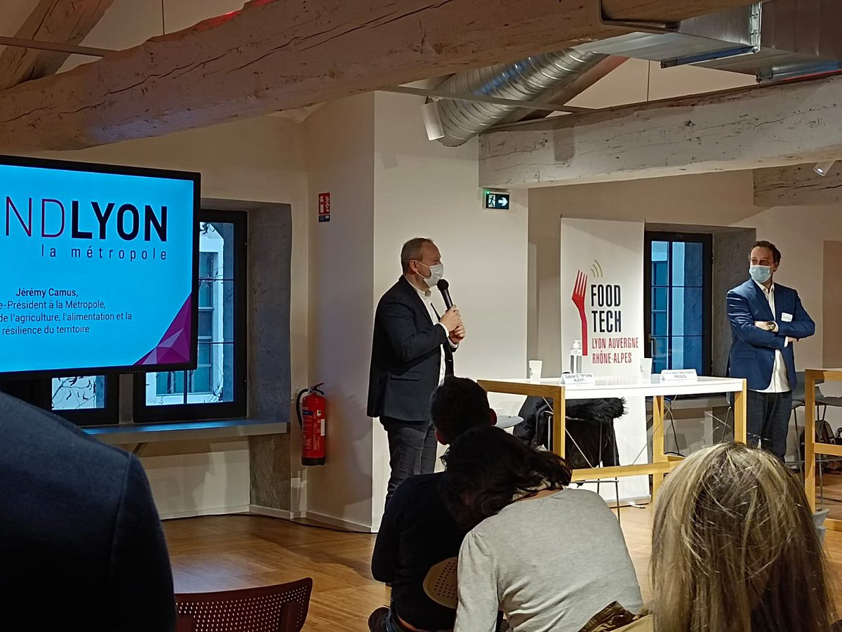 « Les ambitions de la métropole sont d'aider les acteurs du secteur de l'agroalimentaire à tester et prototyper leurs produits (...). Afin de d'accompagner ces acteurs, le budget de la métropole a quadruplé et atteint 10 000 000€ » <a href="/jeremycamus/">Jérémy Camus</a> en direct de la <a href="/LaFoodTech/">FoodTech Dijon Bourgogne-Franche-Comté</a> 🌎