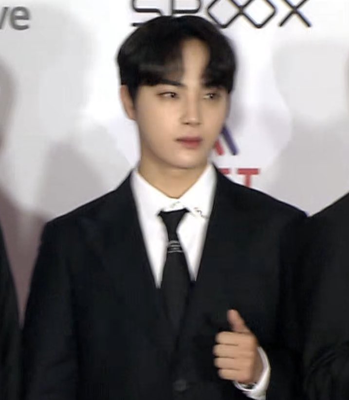 hourly sunhak tweet media