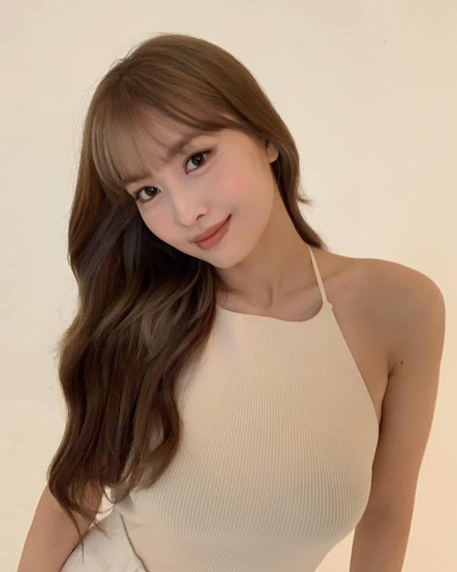 misamodaily's tweet photo. the prettiest girl i’ve ever seen #MOMO https://t.co/t6ofVnJXc2