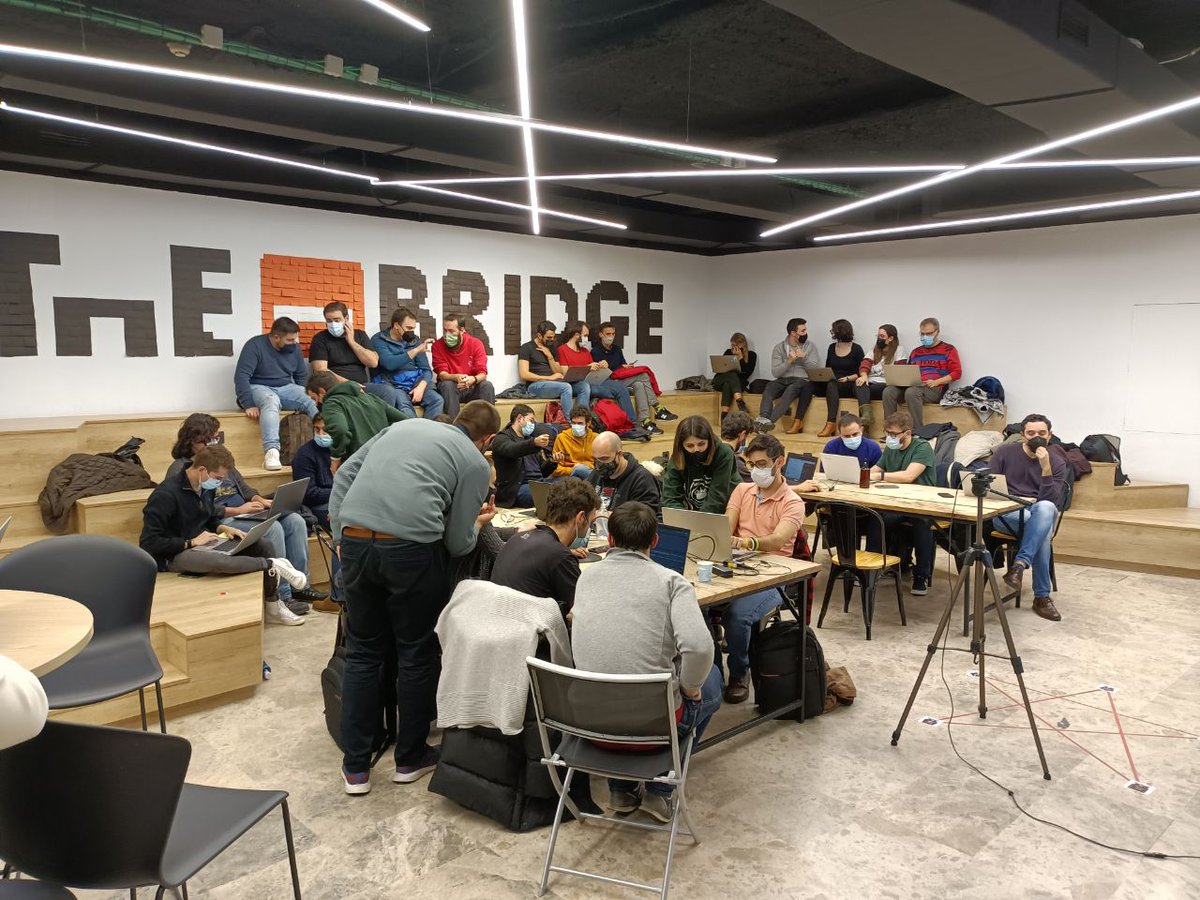 Genial workshop sobre TDD el realizado por parte de <a href="/MercadonaTech/">@mercadonatech</a> ayer, nos lo pasamos genial, aprendimos TDD y todo el mundo acabo contentísimo con las cañas y networking. Muchas gracias a <a href="/TheBridge_Tech/">The Bridge</a> por cedernos el espacio para realizarlo.