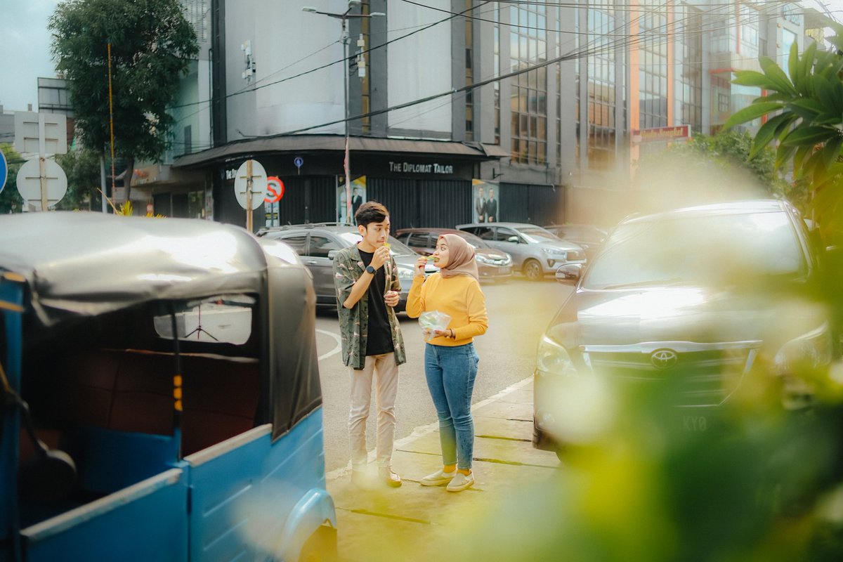 omdirects_'s tweet photo. fotoin prewed di pasar (lagi) dengan tema yg fun 🥳 https://t.co/l9zoxTfb0m