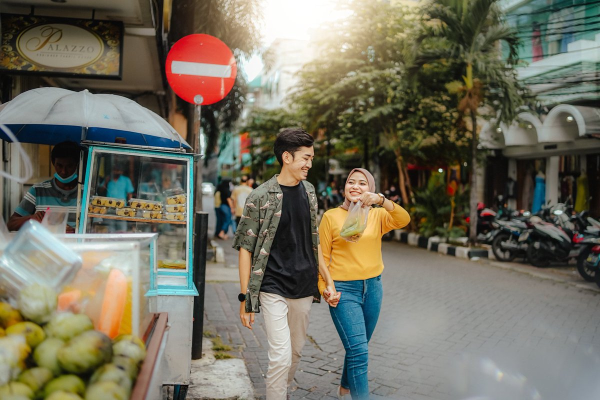 omdirects_'s tweet photo. fotoin prewed di pasar (lagi) dengan tema yg fun 🥳 https://t.co/l9zoxTfb0m