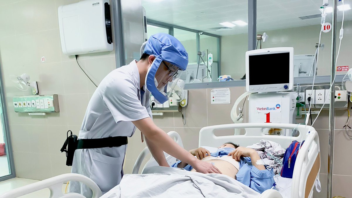 vihelmvn's tweet photo. VIHELM donates Mobile Isolation Helmets &amp; accompanies The Frontline Doctors in Vietnam's fight against the pandemic
Vihelm spread the message "Our Vietnam joins hands to win against the Covid epidemic" strongly.
#PAPR #Vietnam #Vihelm #COVID19 https://t.co/RmAs09m0Xy