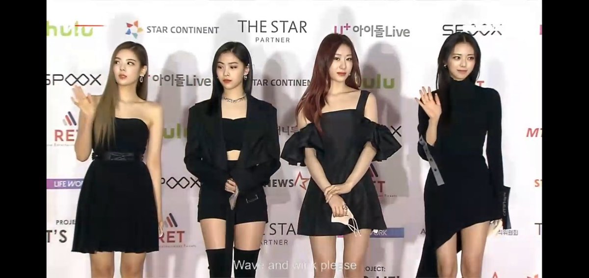 MIDCYS's tweet photo. ITZY for today's AAA Red Carpet 💗 https://t.co/aDCPVoVbEp
