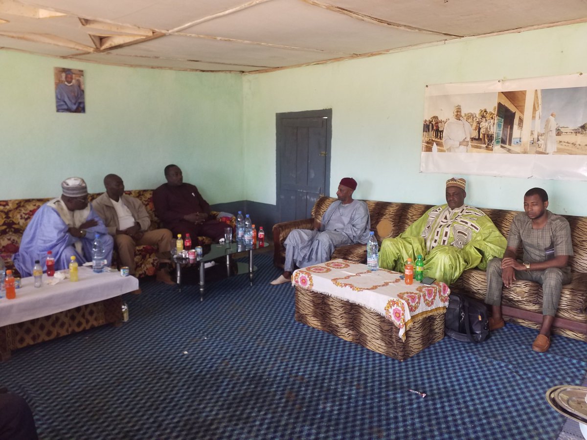 uepnddrrcaf's tweet photo. .#UEPNDDRRenAction! Le 1er déc, journée chargée pour l'équipe de la mission. Plusieurs rencontres ont eu lieu avec les autorites locales civiles et militaires aussi avec les notables. Échanger sur le processus de la paix, #DDRR #APPRRCA. https://t.co/zS2wdJlxeU