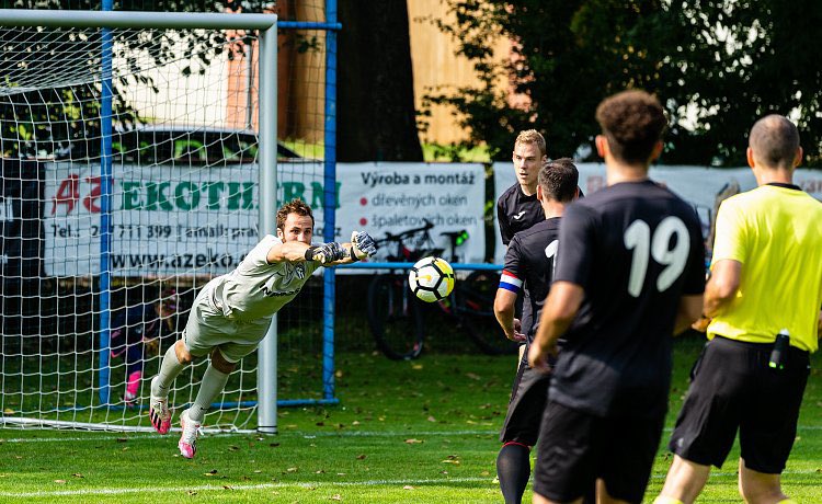 fotbalpraha's tweet photo. Jen 14 branek za podzim! 🔒 Kdo se pyšní nejlepší obranou v pražském přeboru? 👉🏻 https://t.co/qf1q64kcQB https://t.co/MGUEgChR5q