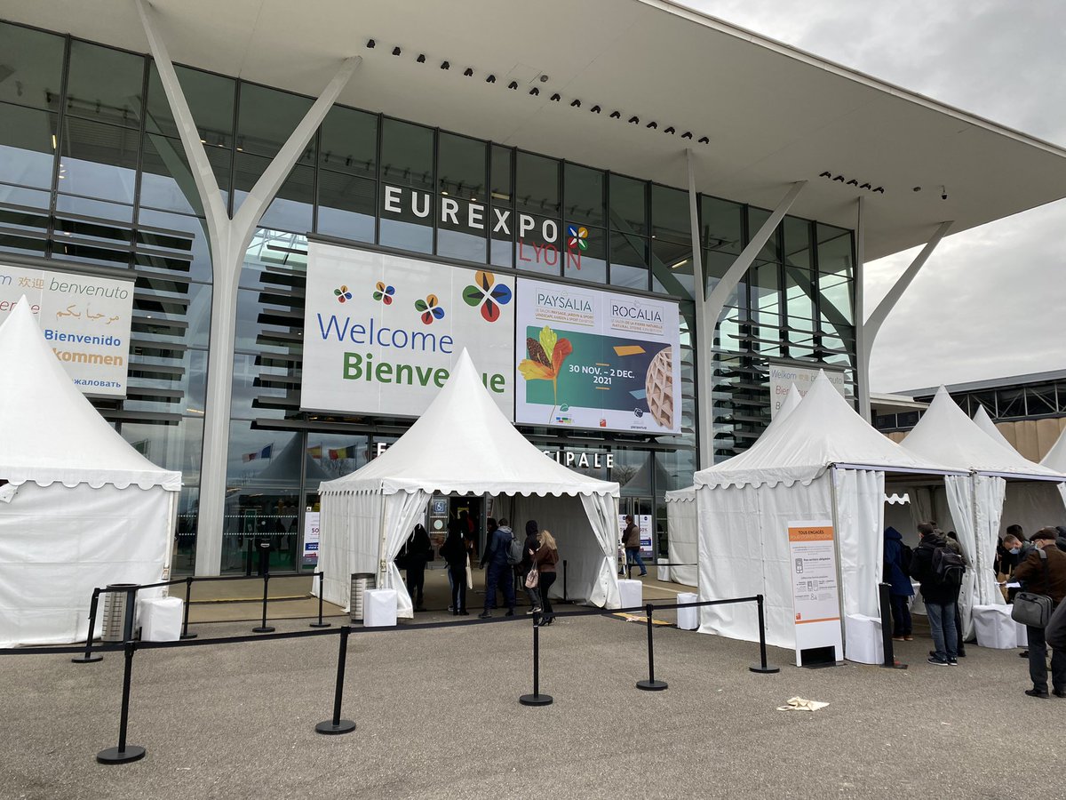 NaturePrestige's tweet photo. Cette semaine, c’est #Paysalia - le salon du paysage. Nous sommes partis à la rencontre de nos fournisseurs, mais aussi pour vous dénicher de nous produits pour embellir vos jardins. https://t.co/CAYnqlP4fF