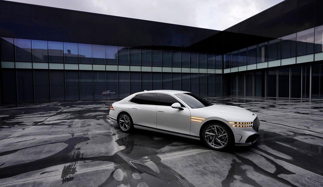 Carscontent1's tweet photo. G90 , 2023 https://t.co/UxjHG6EoiZ