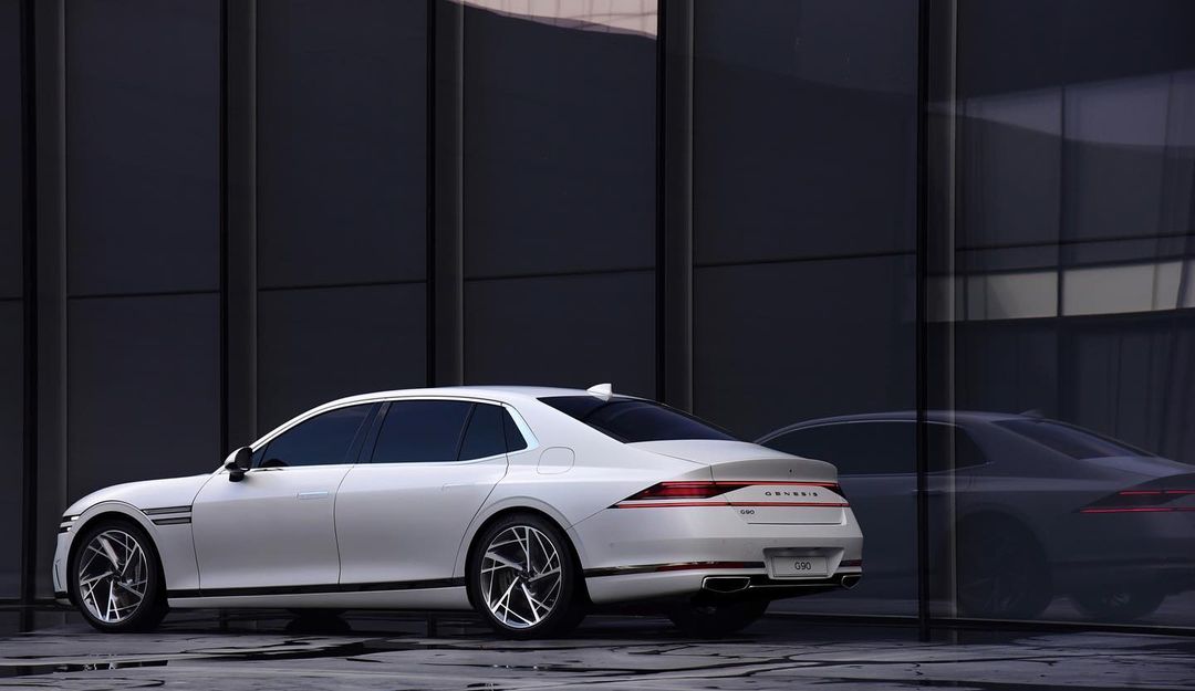 Carscontent1's tweet photo. G90 , 2023 https://t.co/UxjHG6EoiZ