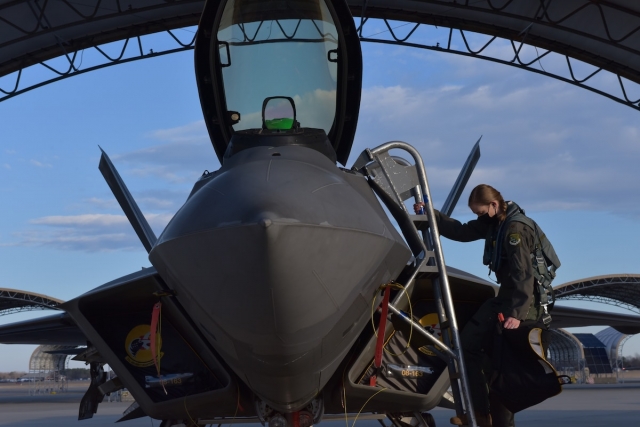 DefenseMirror's tweet photo. #USAF #BladderRelief :: U.S.A.F. to Field New Bladder Relief Device https://t.co/B5kwUr0W6j https://t.co/ovh3R5hVZW