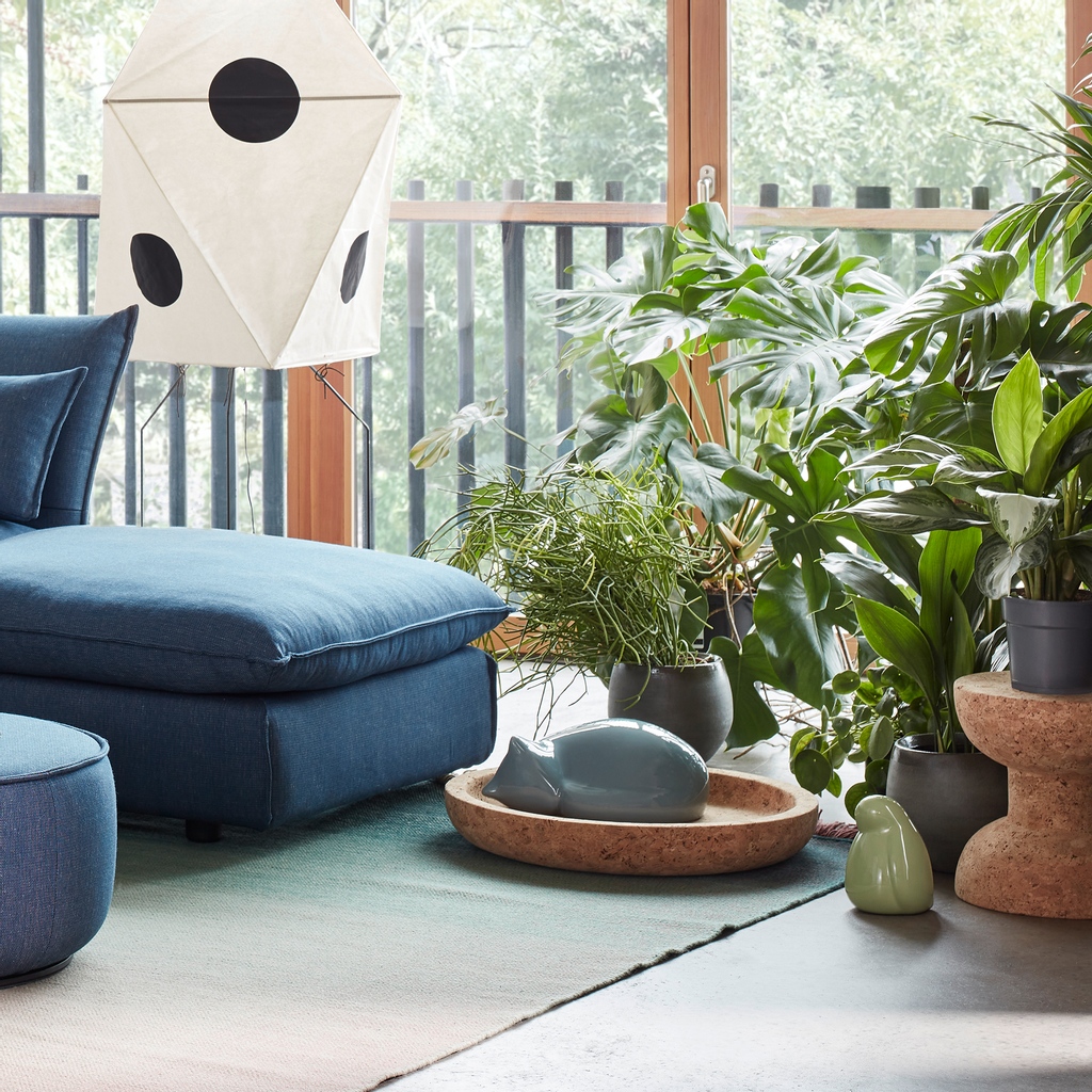 vitra's tweet image. The Resting Cat by the creative duo Front is an ornamental ceramic figure with a peaceful presence that goes beyond the decorative to communicate a deep sense of contentment.

Find out more:
vitra.com/living/product…

#Vitra #HomeStories #FrontDesign