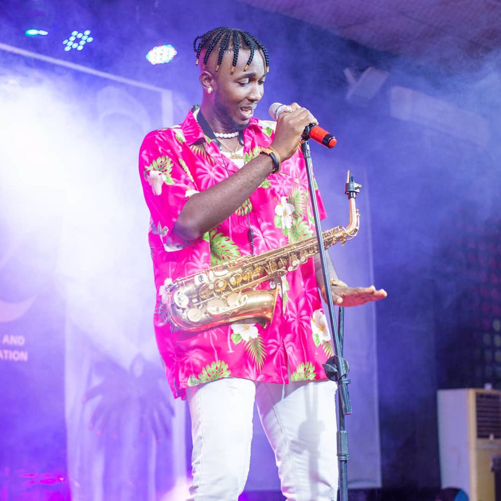 osharaofficial's tweet photo. #TenofMe launch #Highlights JAHDOTHUNDER gave us one performance we can't forget in a rush....the intermittent switch between singing and playing the sax was such an artistic sight to see.🤩 My brother and my friend @jahdothunder, https://t.co/Qzd7xVzQYh