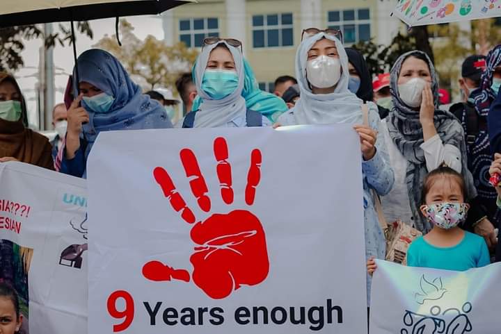 MokhtarHaidari5's tweet photo. Escaped #genocide and #systematicdiscrimination by Afghans, thousands of the #Hazara #asylumseekers and #refugees in #Indonesia hoped to find a safe place and freely practice their fundamental #humanrights. However, #UNHCR ignores them, and the #Indonesian

We are human too..? https://t.co/JusLrT4PMS