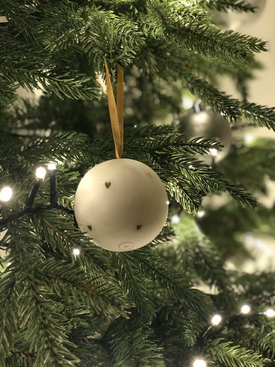BeccaHume's tweet photo. The tree is up, and this year sporting a beautiful @_wendyward porcelain bauble 😍

Feeling festive 
https://t.co/PqBEEI0mMg 

#procelain #christmastree #baubles #artist #christmasceramics https://t.co/WcYjNrFY26