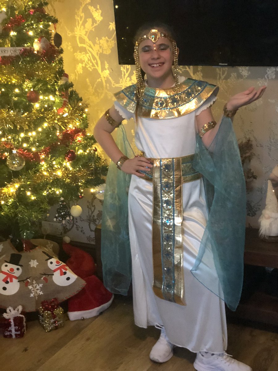 Egyptian day today @SoulsSchool my Tiapatra is very excited off to pick up her Pharoh friend soon https://t.co/ibE3yfPm9y