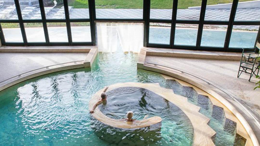 TesiViaggi's tweet photo. Tempo di coccole, tempo di terme! 
#Toscana #Autunno #Terme https://t.co/dQ0jtraclN https://t.co/ehjJtsaLpF