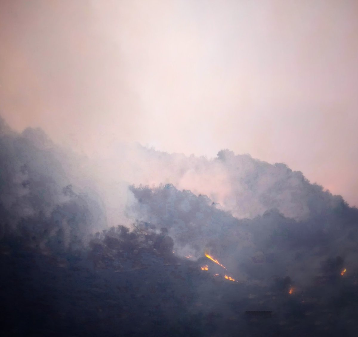 Early Thursday morning, junta forces raided and burned down a training camp of the Theinni-People’s Defense Force (PDF) in northern #ShanState. Three regime soldiers were killed in the raid, said Theinni PDF. (Photo-Theinni-PDF)
 
#WhatsHappeningInMyanmar
