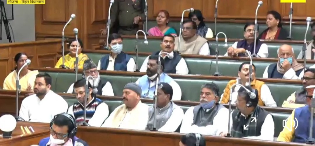 Bhudeo_Rjd's tweet photo. आज बिहार विधानसभा के शून्यकाल में मैंने धौरैया प्रखंड के भगौंधा एवं विशनपुर गांव में कब्रिस्तान को अतिक्रमण मुक्त करते हुए तत्काल उसकी घेराबंदी की मांग की है,साथ ही साथ निवेदन में धौरैया प्रखंड के सनखपड़ा गांव से बस्ता गांव तक लगभग दो किलोमीटर की सड़क मरम्मती करने की मांग की। https://t.co/Piu1qMcyAP