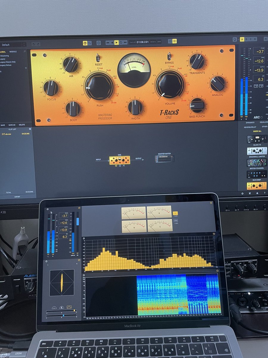 dr_yellow0406's tweet photo. ブラックフライデー活用で #amplitube5 #tracks5 と課金完了😊
無料版と欲しいのだけで運用してましたが、そろそろ買わなきゃと😊
プラグインあまり買わないのですが、見た目って大事やなぁ😊 https://t.co/I4mXKoBOF4