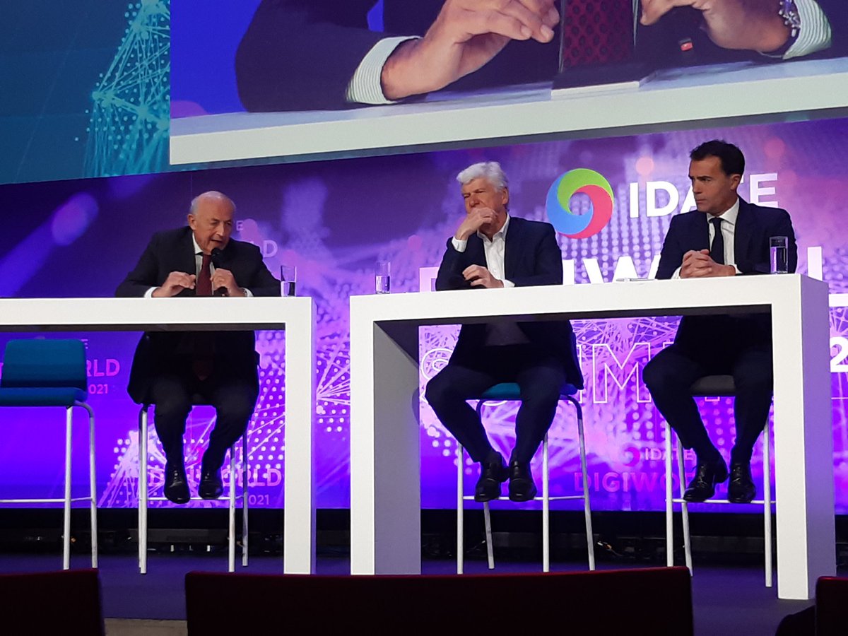 StephieChar's tweet photo. #DWS21 
Opening remarks du @IDATEDigiWorld Summit 2021
Session Economie, société, pandémie... Les grands défis de l’Europe numérique avec Jean-Hervé Lorenzi, Arnaud Vaissié et Sandro Gozi https://t.co/e5biIWCAfM