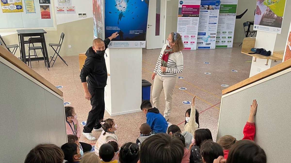 L'exposition « Avec les scientifiques du CNRS explorons de nouveaux mondes », montée par le bureau du CNRS en Chine, est présentée au Lycée français de Pékin à l’occasion de la semaine des lycées français du monde (lfm).
lfip.net.cn/news/jour-2-se…