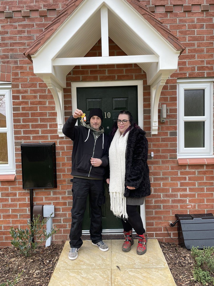 One of the rewarding parts of my job is handing over keys to a new home 🏡They are so excited to move into their home in time for Christmas #newbeginnings #greatestates #happycustomer @emhhomes