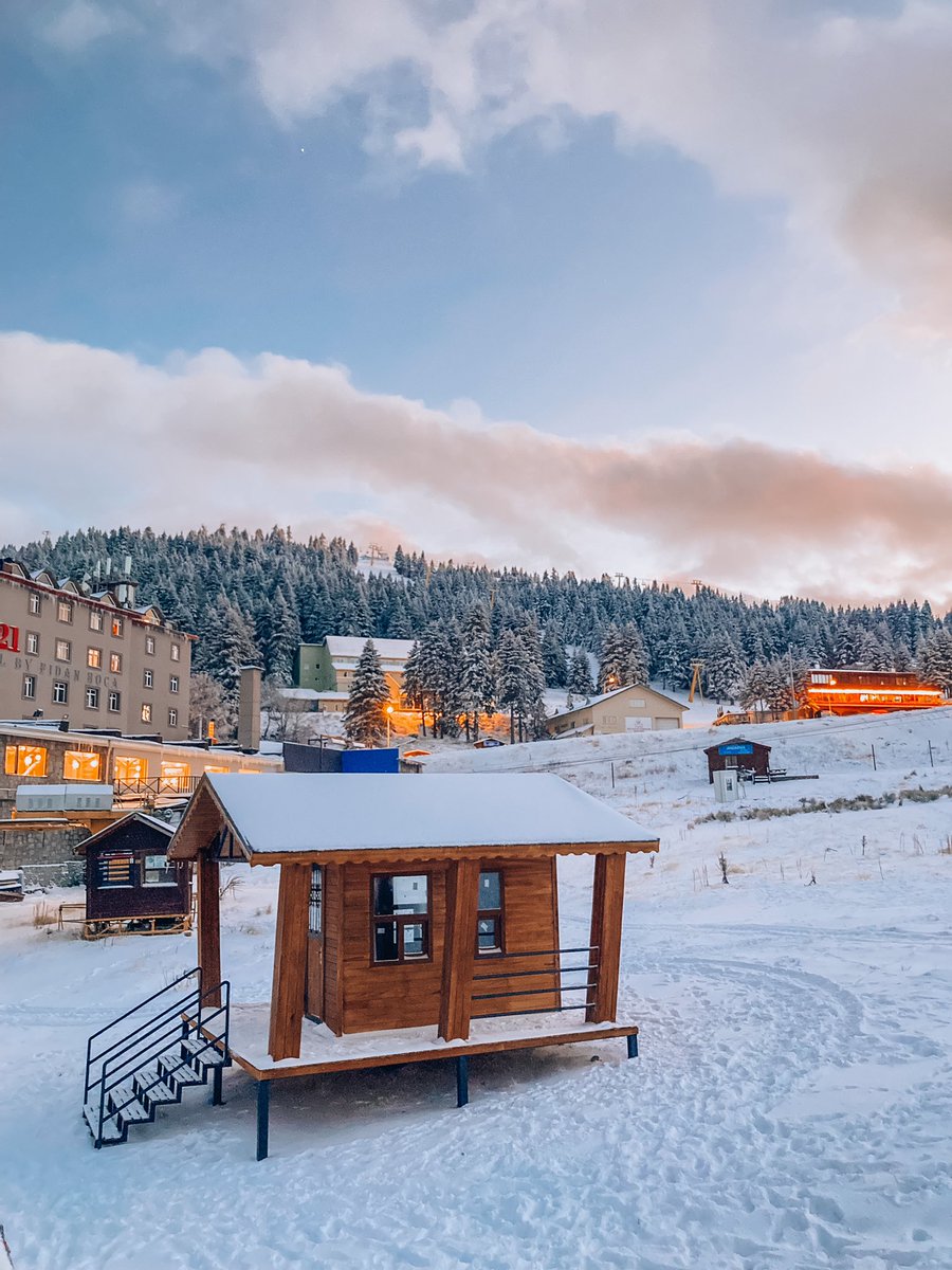 Yeni satış kasamız hazır. Online biletlerinizi bu noktadan teslim alabilirsiniz. 🎫

Uludağ artık sezona hazır. Peki sen hazır mısın? ⛷❄️