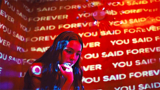 VirginRecordsIT's tweet photo. @Olivia_Rodrigo conquista due alte vette delle chart 2021 ✨ “drivers license” e “Sour” sono rispettivamente il singolo e l’album più ascoltati al mondo su Spotify nel 2021! #SpotifyWrapped https://t.co/ea0qEWXNGB