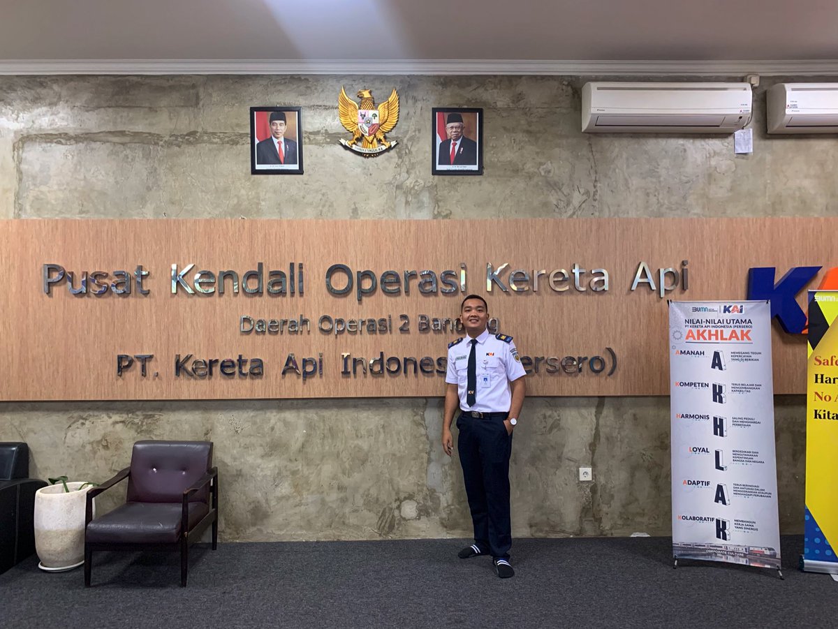 Espo98J's tweet photo. Kita hanya perlu berusaha lebih giat lagi dan berserah diri ke sang pencipta……

#2desember #burisma #bandung #gopar #sepertidendam #Yeji https://t.co/j5ug1bnzuh