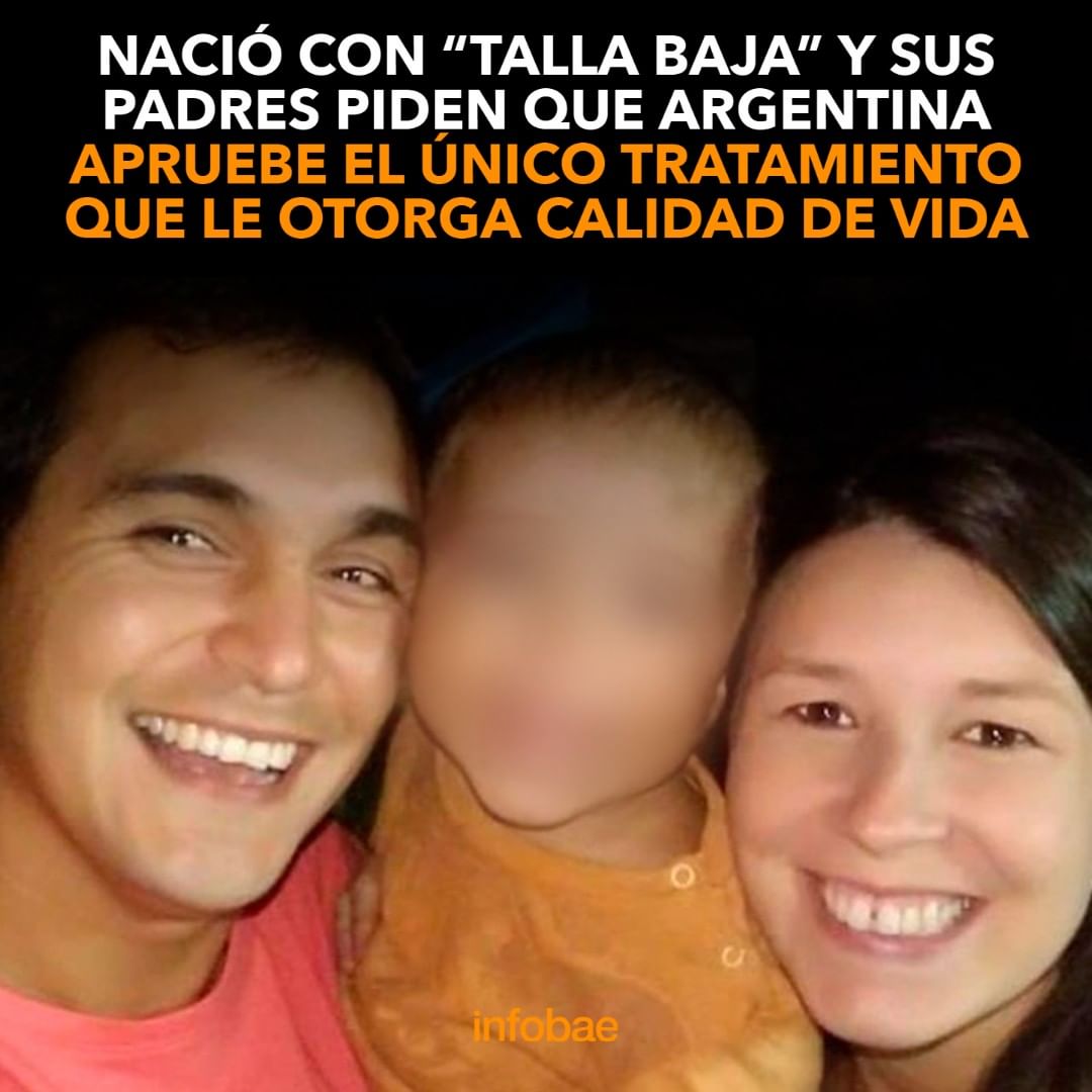 infobae's tweet photo. Nació con “talla baja” y sus padres piden que Argentina apruebe el único tratamiento que le otorga calidad de vida https://t.co/5at02tT4Eg https://t.co/gb47t4UPuE