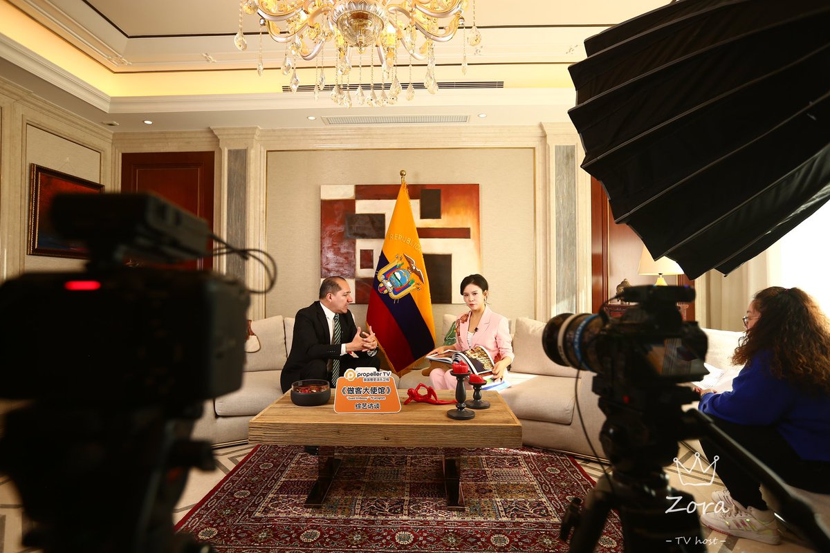 EmbajadaEcuChi's tweet photo. ⚠️🎬Thanks to #Meixi & #PropellerTV, one of the most popular stream channels, a documentary film from 🇪🇨🌏#MasEcuadorEnElMundo will be broadcast to a huge Chinese 🇨🇳🎥 audience through the #GuestEmbassy” program. https://t.co/5DkqypZRKH