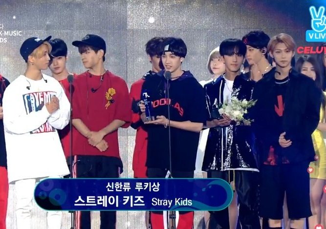 thrccracha's tweet photo. 2018 first award
2019 first music show win
2020 first bonsang
2021 first daesang https://t.co/LTFSLYwa7Y