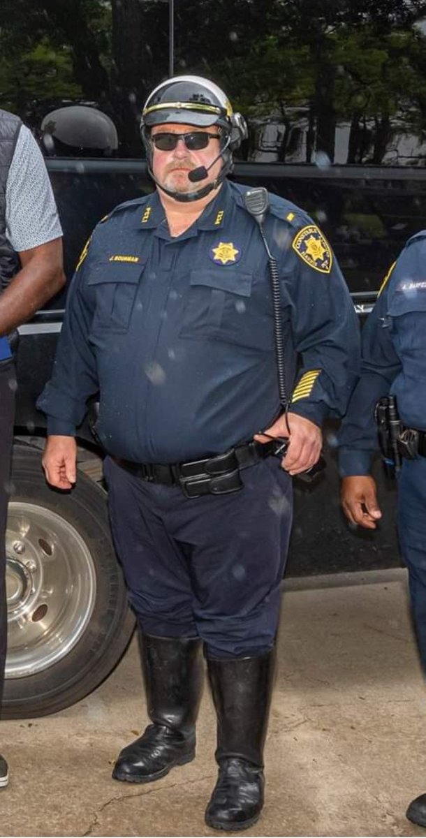 Se13Shape's tweet photo. #fatcop 3 https://t.co/Z5XIVqwTq0