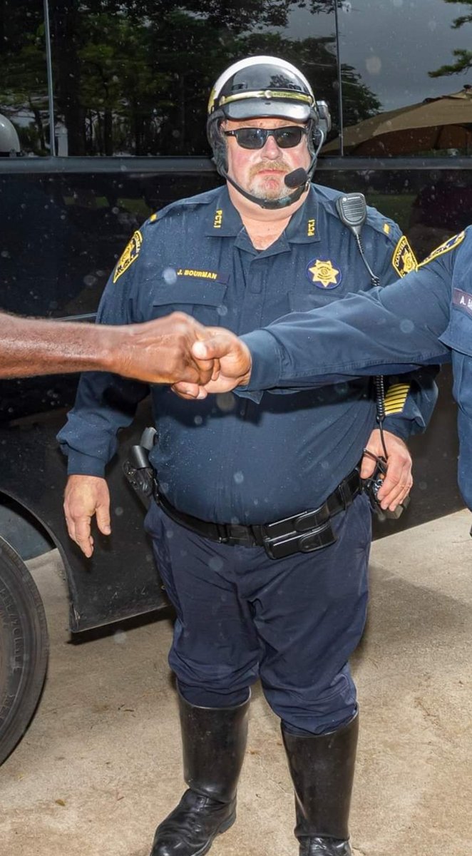 Se13Shape's tweet photo. #fatcop 3 https://t.co/Z5XIVqwTq0