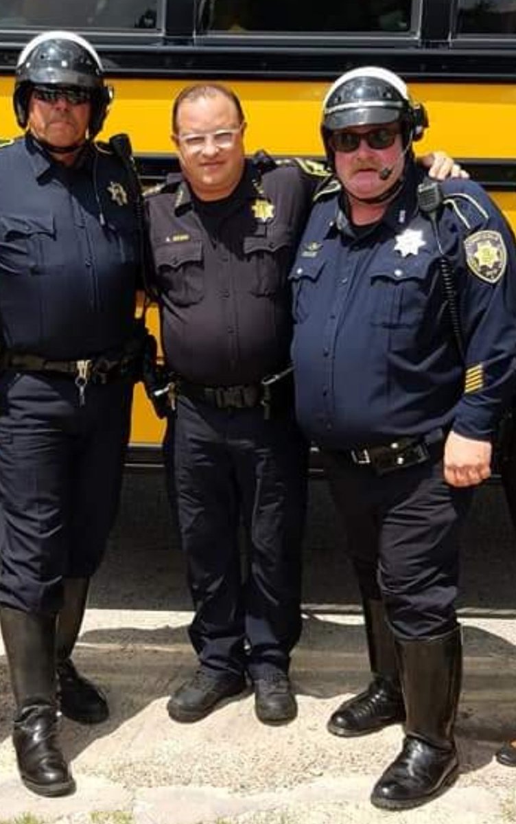 Se13Shape's tweet photo. #fatcop 3 https://t.co/Z5XIVqwTq0