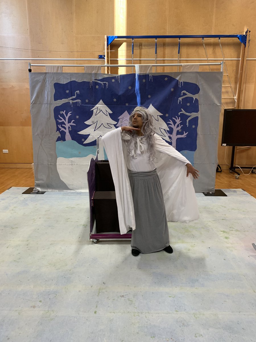 The Snow Queen has landed in Hackney today. Who will she trap with her icy cold?

#ChristmasPanto #Panto #ChristmasShow