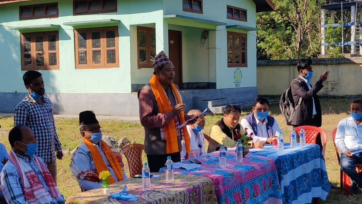 BiswajitDaimar5's tweet photo. As per the #HarGharDastak campaign, took a part in the Covid19 vaccination awareness program at Gitibari Health and Wellness centre under Khoirabari BPHC in Udalguri district today. To achieve 100% vaccination, I appeal the people to take the vaccine who have not yet taken it. https://t.co/HlIGrl5TRs