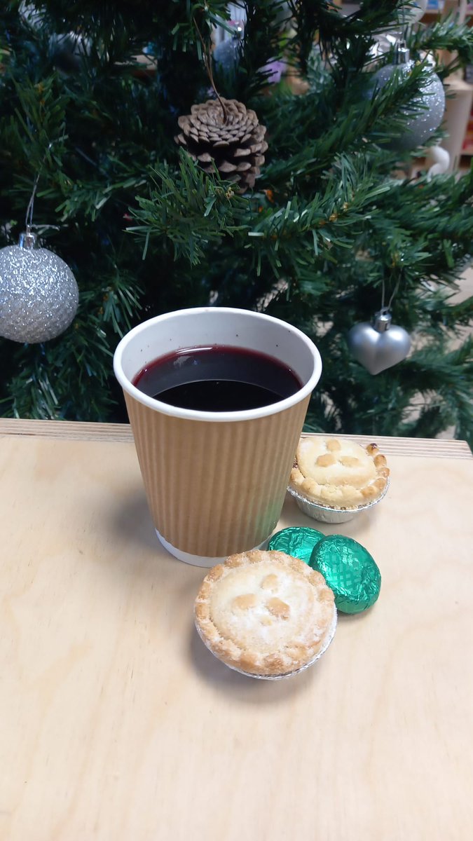 TheStoreOn's tweet image. We're definitely in the festive spirit at the store 🎅 When you're visiting we have 'FREE' mince pies. Alongside a bit of cheeky mulled wine on the boil, enjoy whilst you browse and shop. See you soon  💚
#Hull #shoplocal #mincepies #mulledwine #Christmas2021 #fruitmarket