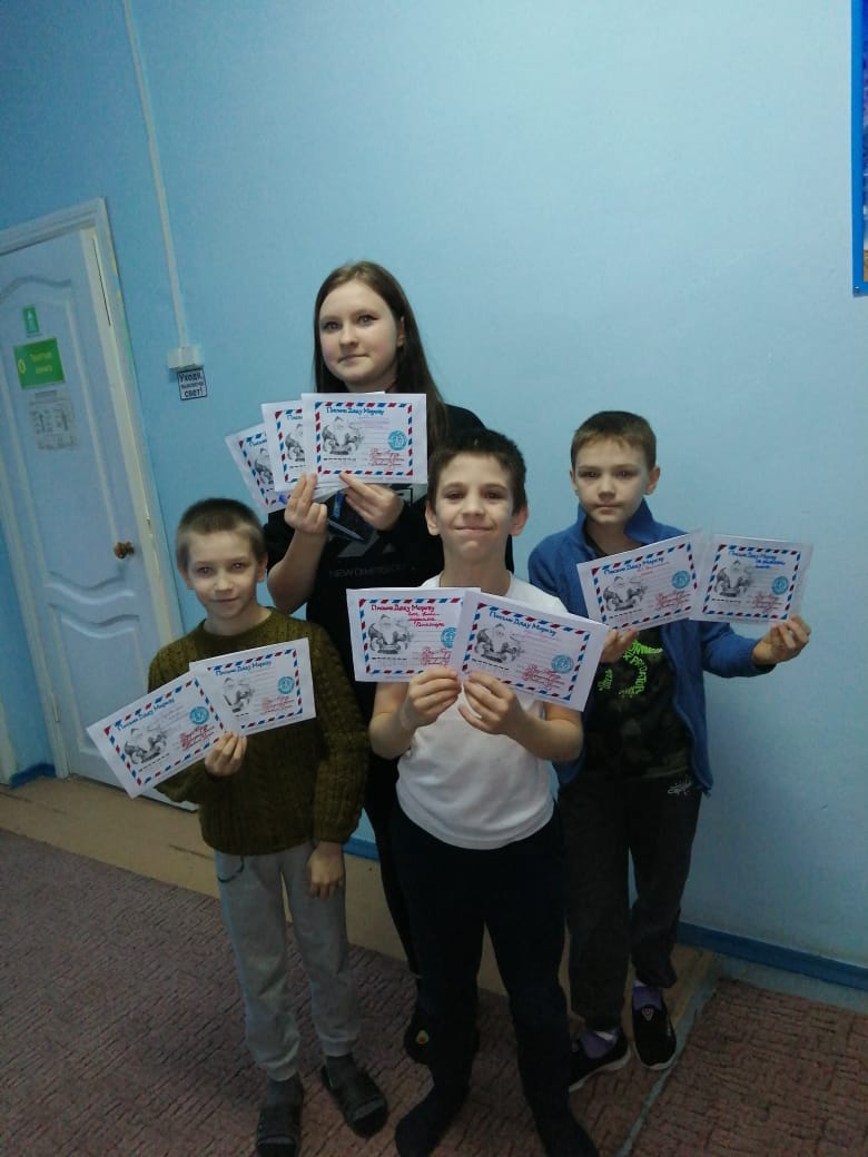 srcng20's tweet image. #mspno Дед Морозу напишу,
И в письме я попрошу,
Чтобы Дедушка Мороз
Нам в семью сюрприз принёс.