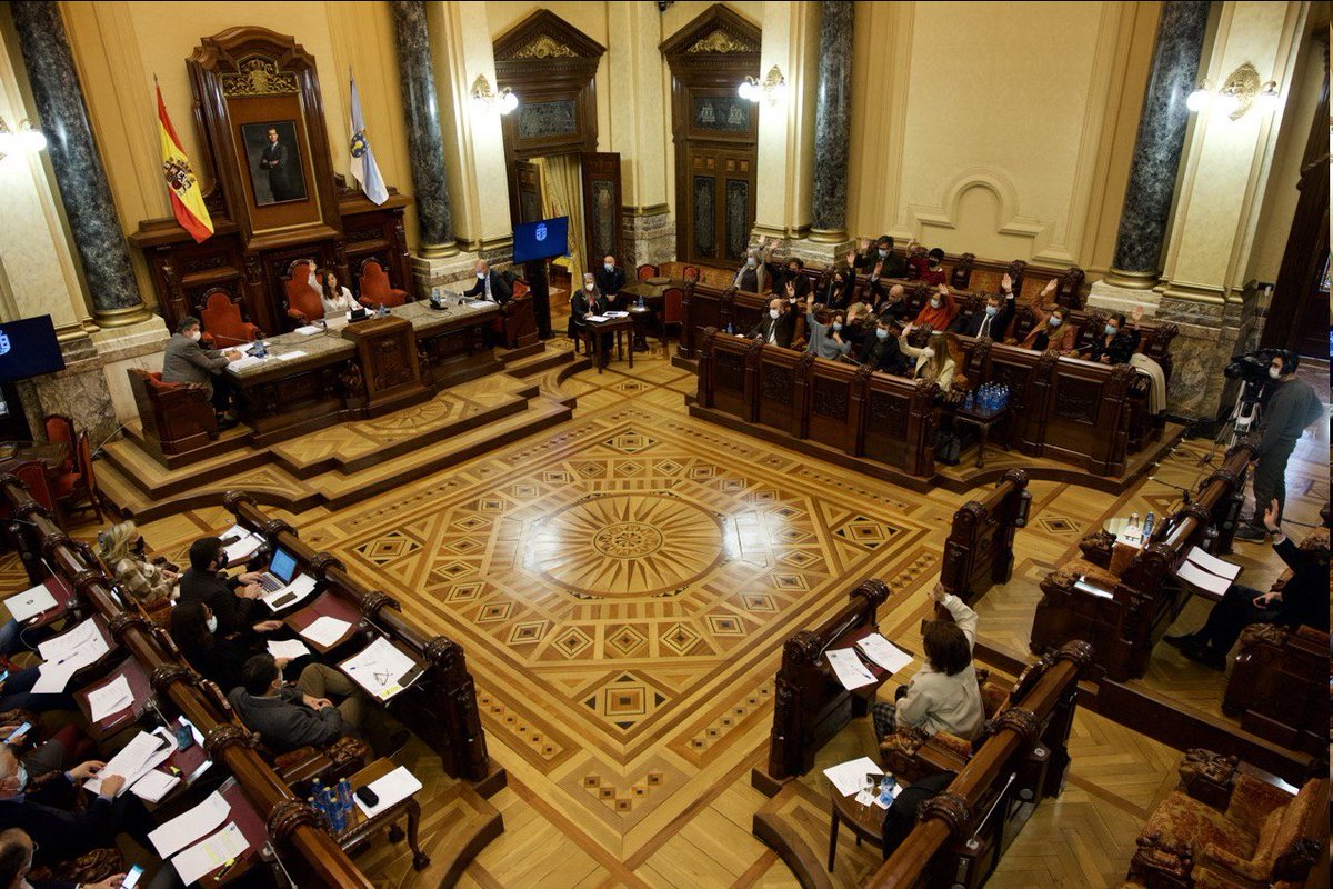mareatlantica's tweet photo. O PP, por suposto, vota en contra de que se aplique a Lei de #MemoriaHistórica nas rúas da Coruña. Pero o PSOE muda o seu voto do último Pleno e apoia a nosa iniciativa de memoria democrática.
Unha boa nova, que ten que materializarse en feitos. https://t.co/vs2D23Qay2